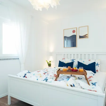 Raza - Beachfront On Rab - Sea View & Private Boat Dock Apartment *