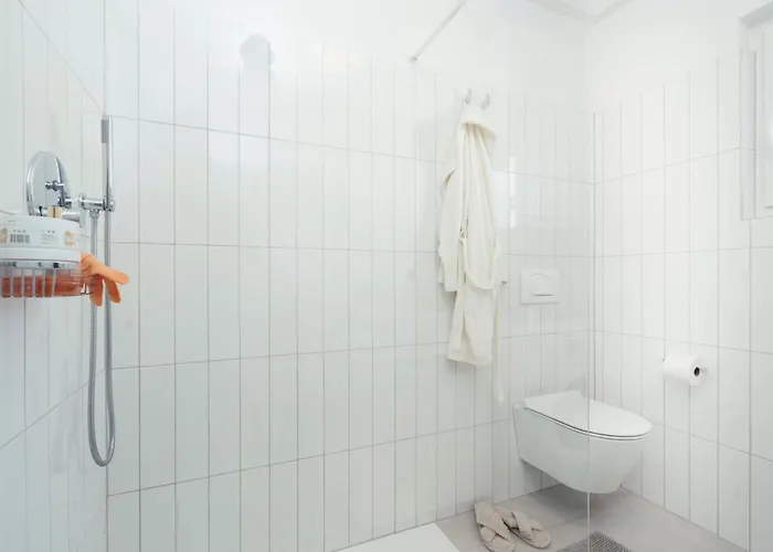 Apartment Raza - Beachfront On Rab - Sea View & Private Boat Dock