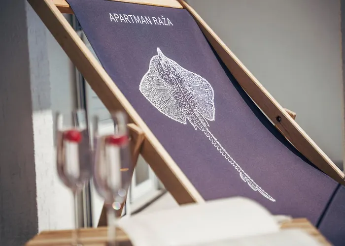 Apartment Raza - Beachfront On Rab - Sea View & Private Boat Dock