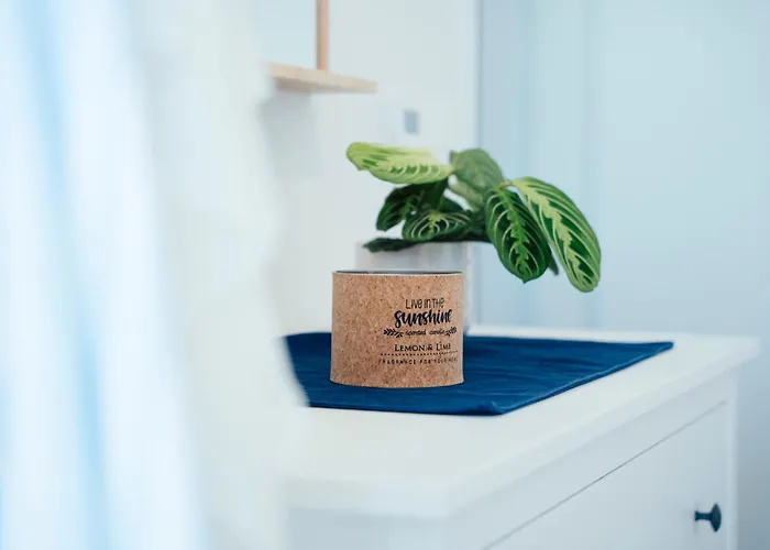 Raza - Beachfront On Rab - Sea View & Private Boat Dock Apartment Barbat na Rabu