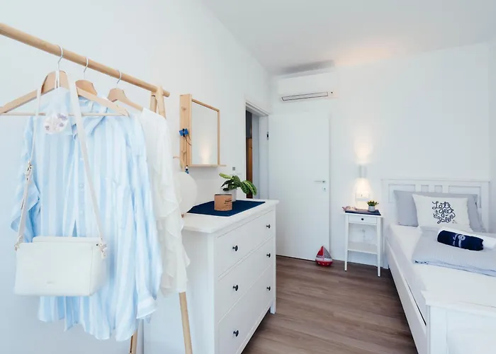 Raza - Beachfront On Rab - Sea View & Private Boat Dock Barbat na Rabu