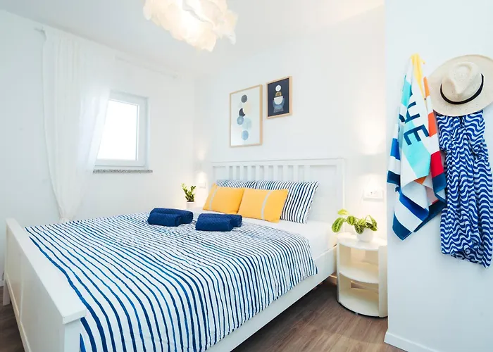 Raza - Beachfront On Rab - Sea View & Private Boat Dock Barbat na Rabu