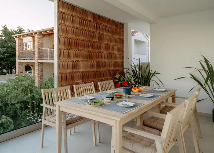 Apartment Raza - Beachfront On Rab - Sea View & Private Boat Dock Barbat na Rabu