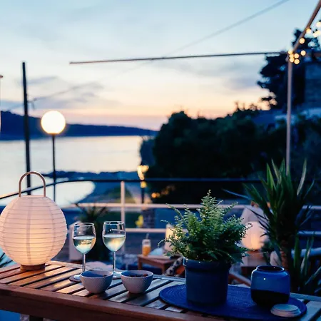 Raza - Beachfront On Rab - Sea View & Private Boat Dock *